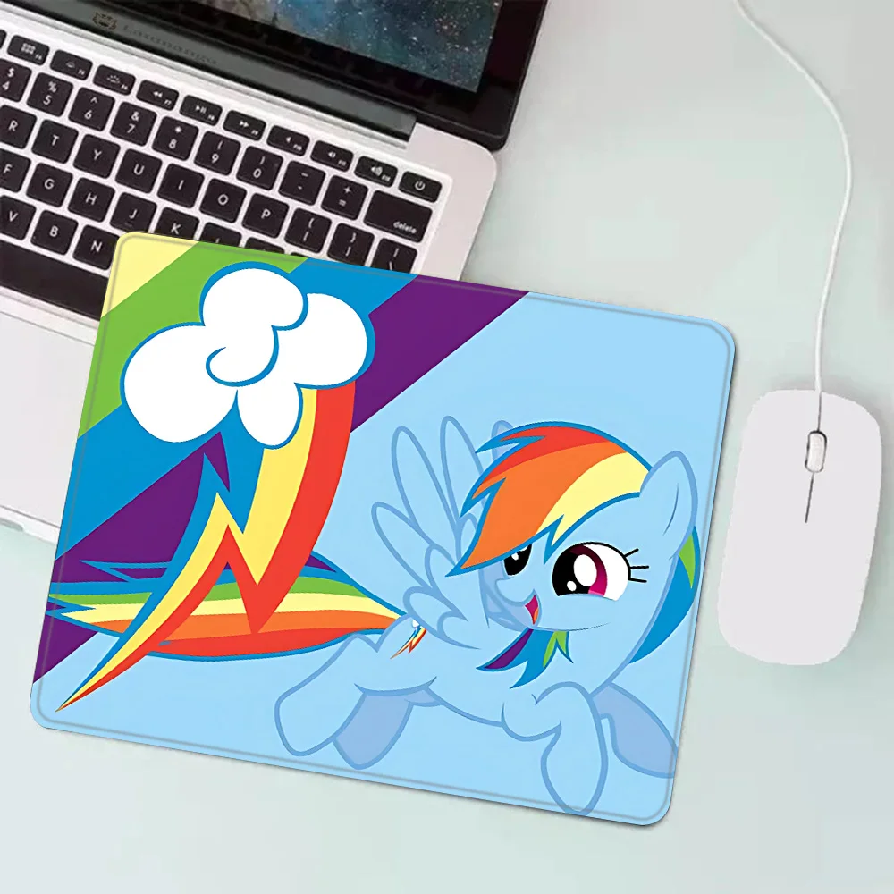 Rainbow Dash Speed Small Mousepad